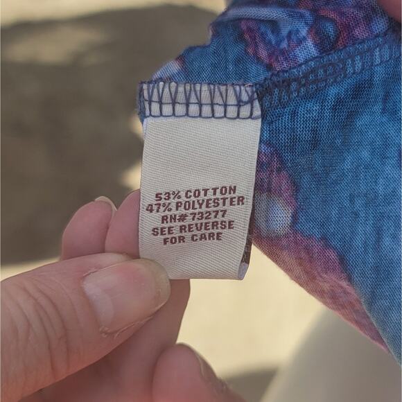 FREE with bundle! Mudd floral v neck tee size XS - Picture 7 of 8